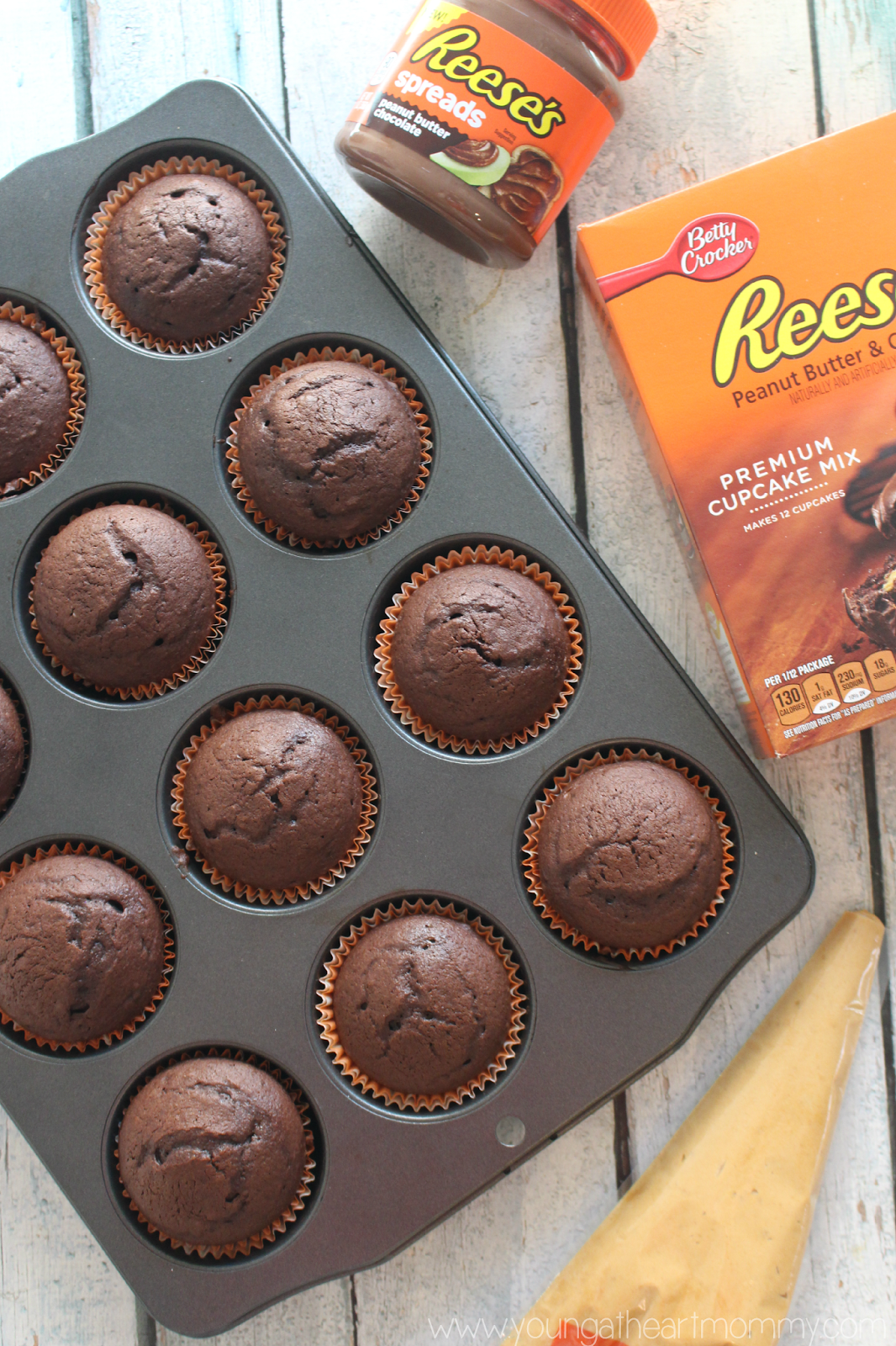 REESE'S Peanut Butter Basketball Cupcakes
