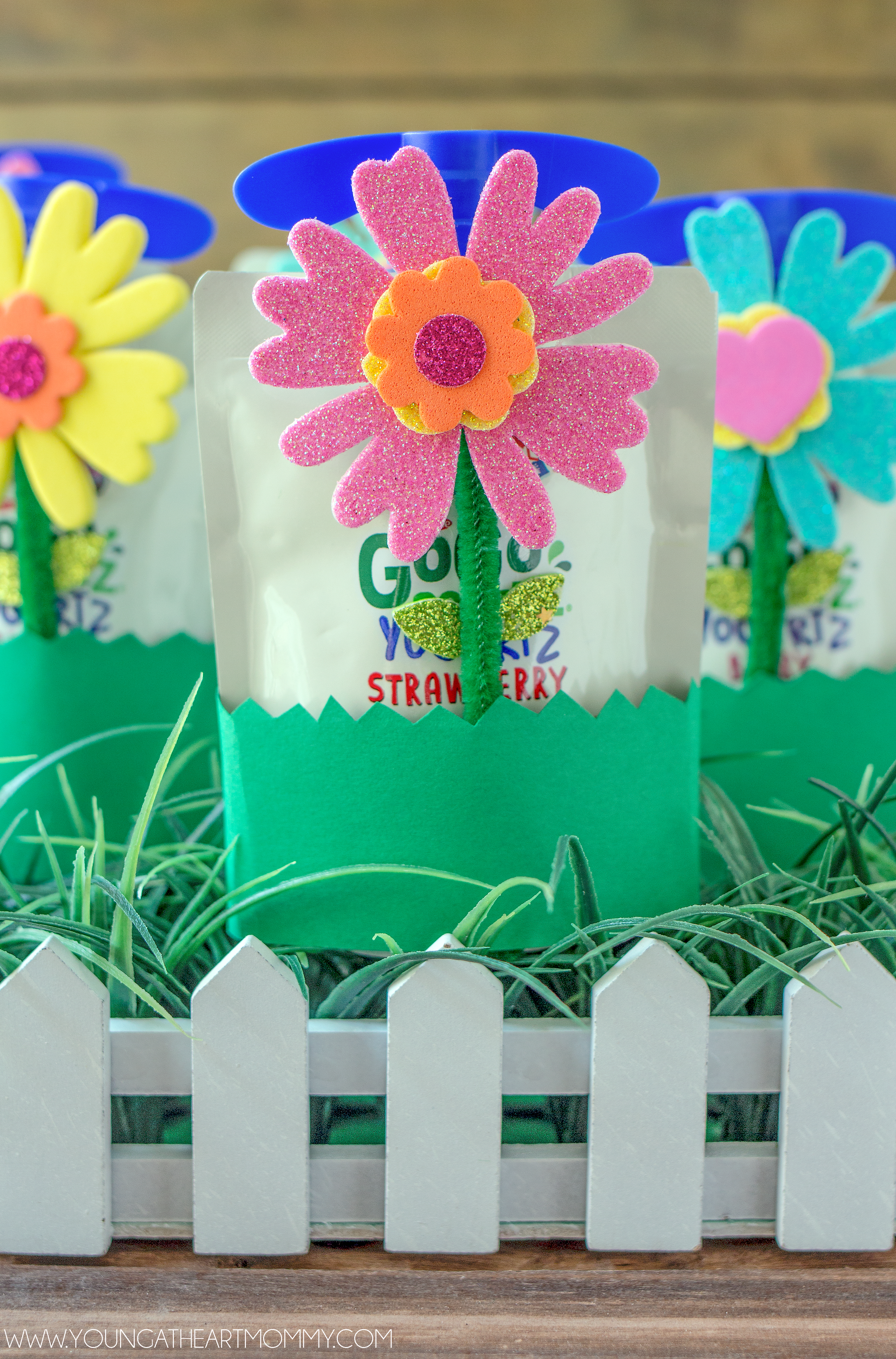 Flower-Yogurt-Pouches (1 of 1)