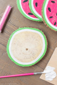 Watermelon-Coasters-Made-From-Tree-Bark-Slices