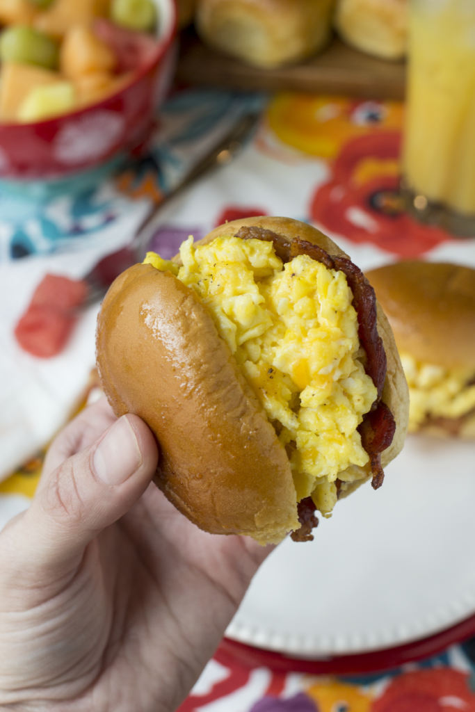 The Easiest Cheesy Egg And Bacon Breakfast Sandwiches