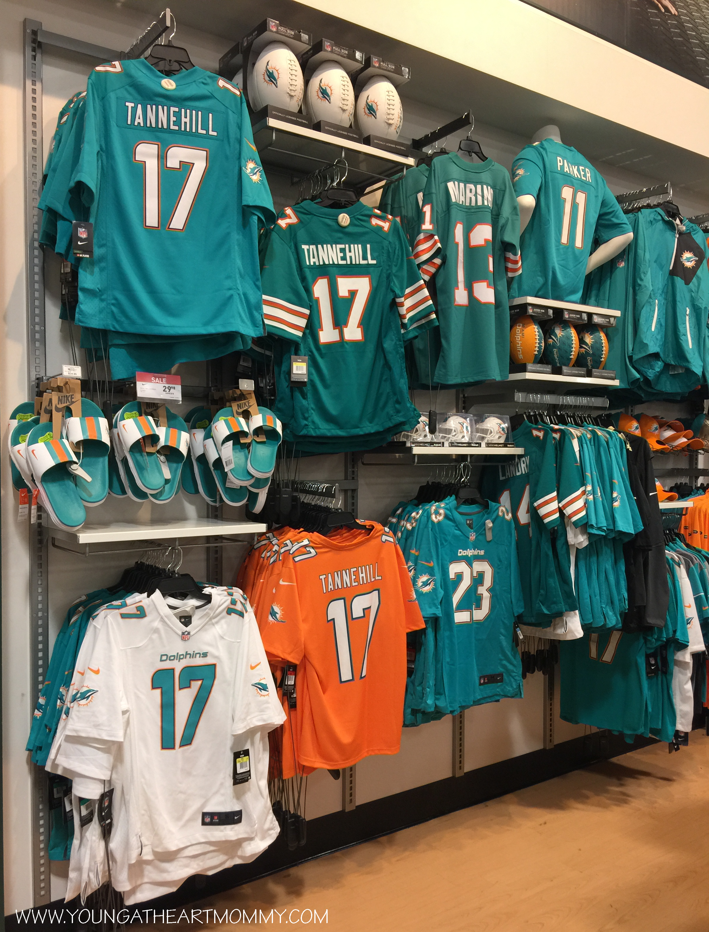 miami dolphins gear near me