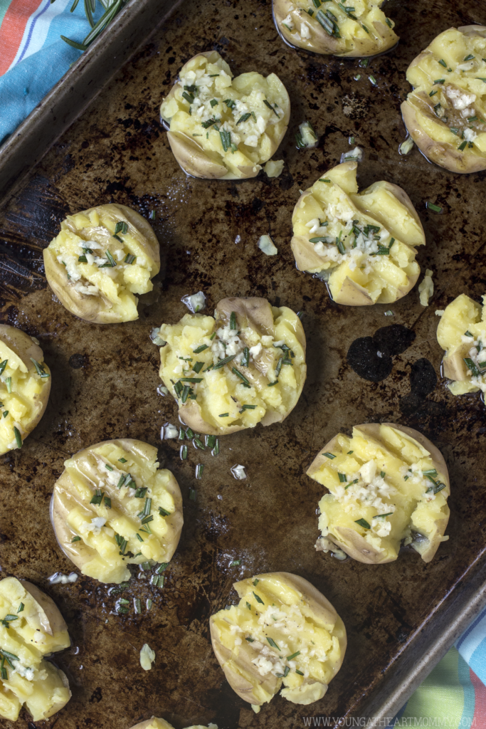 How To Make Garlic Parmesan Smashed Potatoes